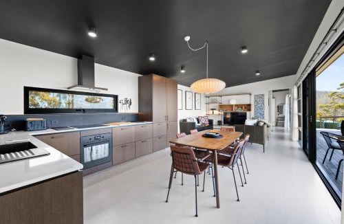 Tinderbox House | The Outlook on Mount Louis - Stunning Views