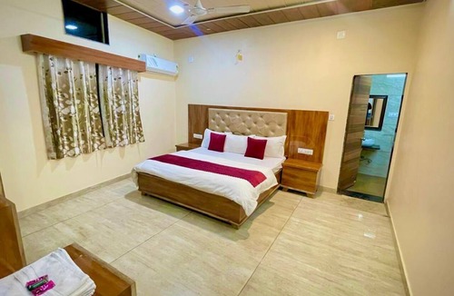 Mount Abu Hotel | The Palm Villa