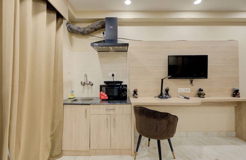 Sector 51 Apartment | The Paras Studio Serviced Apartment with Balcony