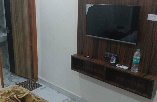 Vrindavan Hotel | ; THE PERFECT HAVEN FOR YOUR COMFORT' A PEASEFUL RETREAT ,