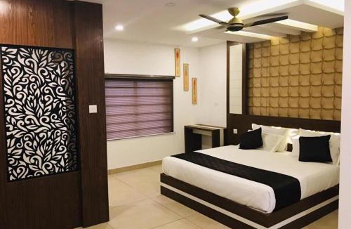 Meenangadi Hotel | THE PORCH INN