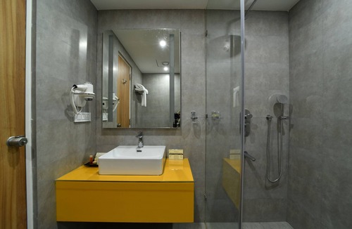 Malleshwaram Hotel | The President Hotel Kumara Park