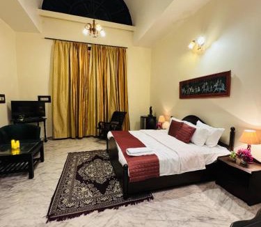 Gomti Nagar Hotel | The Regalis Villa