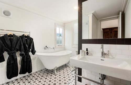 Sandy Bay Bed & Breakfast | The Rivulet