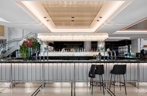 Melbourne Hotel | The Royce
