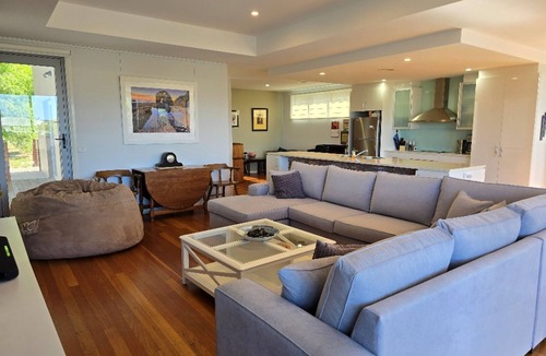 Long Beach Apartment | The Sandcastle: Steps to the Beach