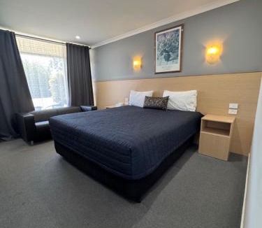 Fullarton Hotel | The Sands Motel