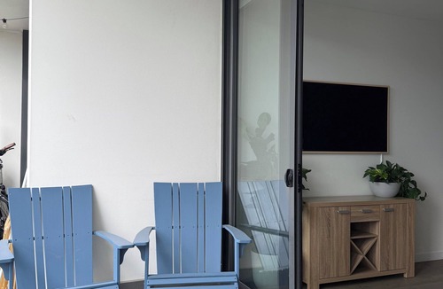 Sandringham Apartment | The Sandy Pool House - Coastal retreat, close to everything.