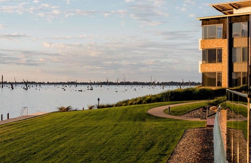 Yarrawonga Hotel | The Sebel Yarrawonga Silverwoods