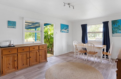Rainbow Beach House | The Shack - Rainbow Beach. The Ultimate Beach Shack. Pets Welcome. Fenced yard.