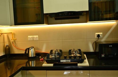 Gandhinagar Apartment | The Skyline Suite