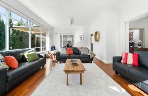 Linden Park House | The Spacious & Elegant Vacation Haven - Glenside