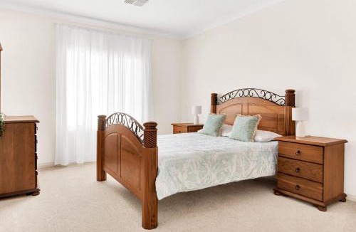 Wallaroo House | The Stately Way