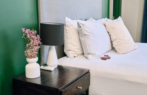 Guildford Hotel | The Stirling Arms Hotel