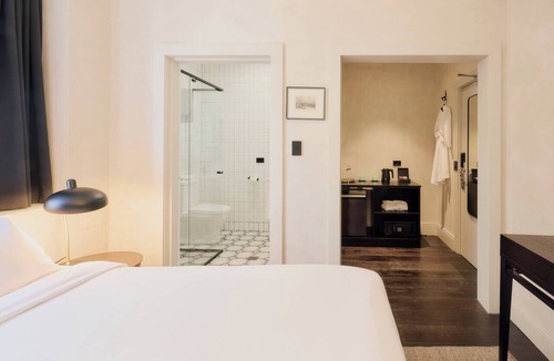 Darlinghurst Hotel | The Strand Hotel