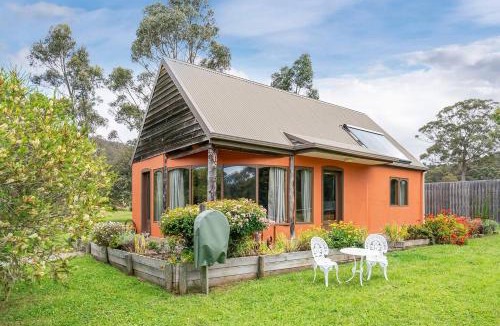 Kettering House | The Studio - A picturesque couples cottage at Herons Rise Vineyard