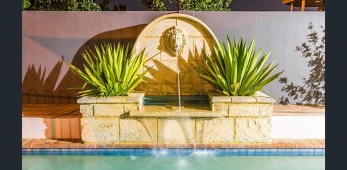 Dianella Apartment | The Studio on Barberry with a Pool