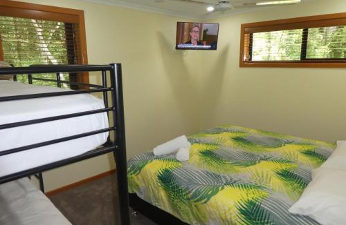 Atherton Cabin | The Summit Rainforest Retreat