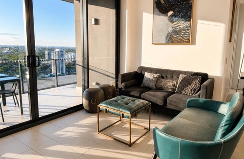South Brisbane Apartment | The Sunset Perch Panoramic River Escape