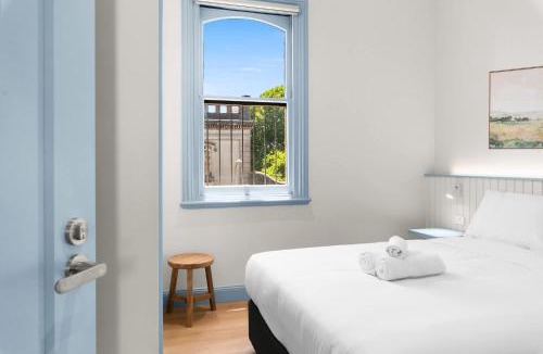 Redfern Hotel | The Surrey 6