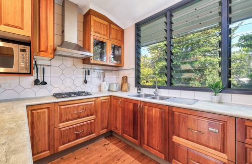 Parap House | The Treehouse | Big Balcony | 3Bd, 2 Bth with Spa