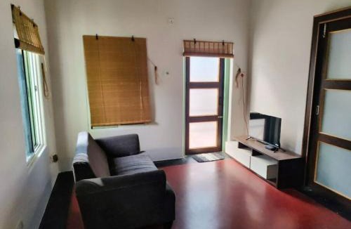 Kolkata Apartment | The Turquoise Letterbox - Twin at Central