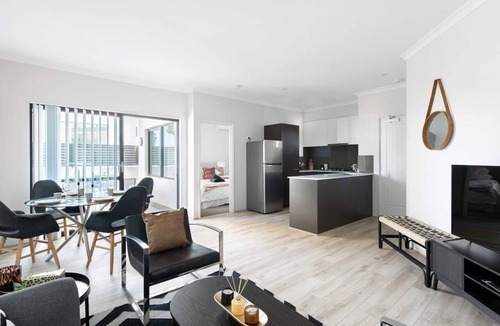 Attadale Apartment | The Ultimate Perth Hub: 2BR near River Freo & City