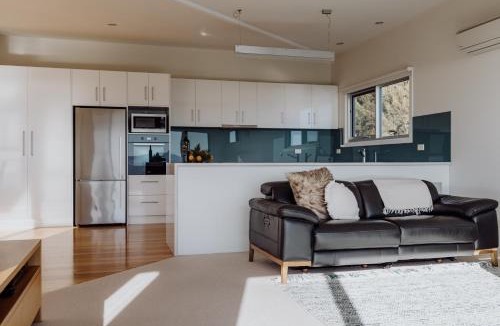 Bicheno House | The Watch House - Panoramic Views of Bicheno Ocean