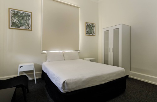 Wynnum Hotel | The Waterloo Bay Hotel