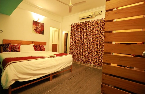 Fort Kochi Hotel | The WAVES by the Beach Inn