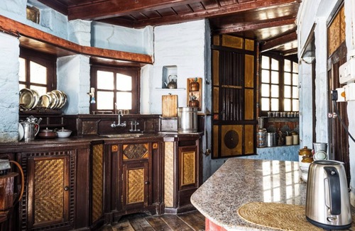 Almora House | The Wilderness Retreat A British Estate 2BR in Almora by Homeyhuts