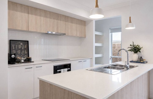Park Ridge House | The Willow House | Modern Family Retreat