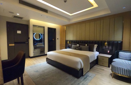 Uttara Hotel | The Zabeer Dhaka