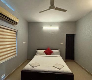 Irinjalakuda House | Theeram Riverside Holiday Home