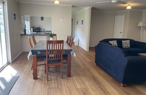 Waterhouse House | This large holiday home is fully equipped with everything you will need.