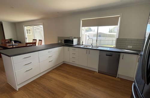 Waterhouse House | This large holiday home is fully equipped with everything you will need.