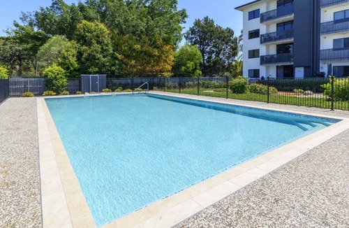 Sandstone Point Apartment | Three Bedroom Harbourside Retreat