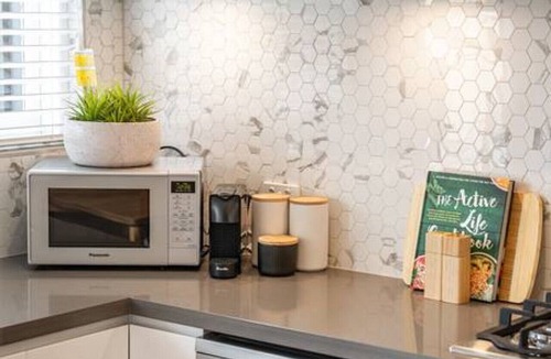 Mile End Apartment | Three Tea House — Relaxed Living in Mile End