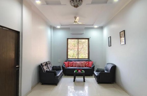Panchgani Villa | Tiara Villa Infiniti pool by 29 Bungalow
