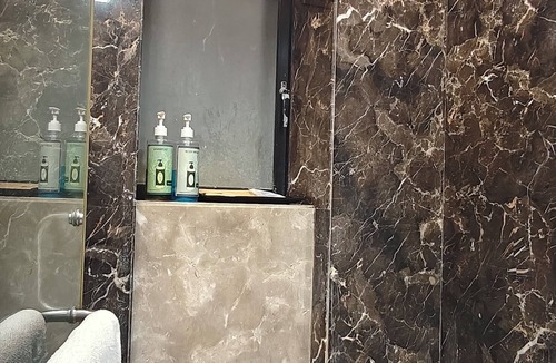 Upper Govind Nagar Hotel | TIM Service Apartment Goregaon East Near NESCO
