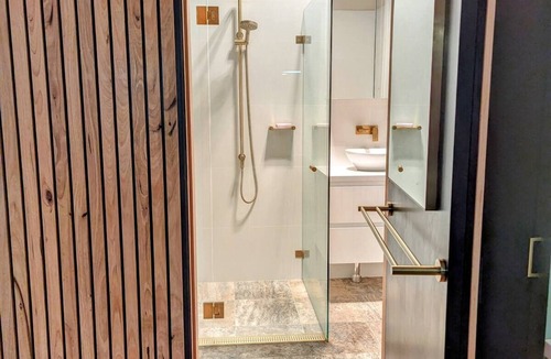 Cooma Apartment | Timeless, classy, central!
