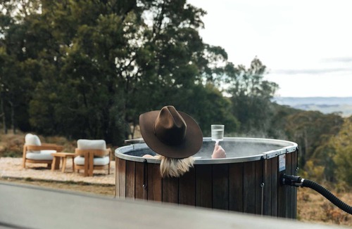 Hampton Cabin | Tiny Astrid - Blue Mountains