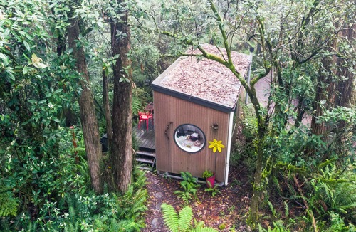 Benwerrin Cabin | Tiny- Eco House -Ukiyo - COMPLIMENTARY ROMANTIC PACKAGE WORTH $75