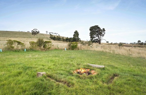 Smeaton House | Tiny Regen Farm Stay by Tiny Away