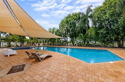 Darwin City Centre Apartment | 'Top Horizons' Resort style Stay with Pool & Ocean Views