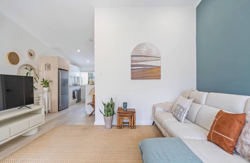Torquay Apartment | Torquay Boutique Steps to the Beach Dining and Bars