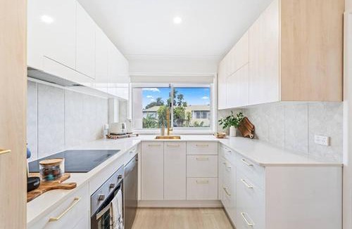 Torquay Apartment | Torquay Boutique - Steps to the Beach, Dining & Bars