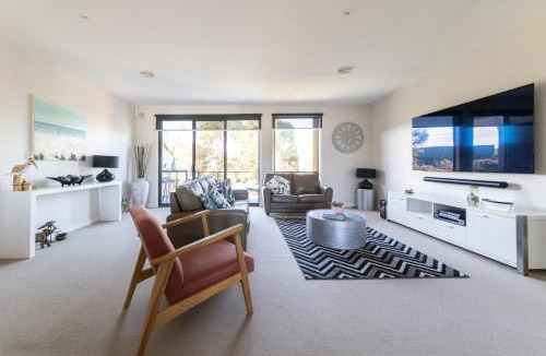 Torquay Villa | Torquay Golf Retreats - Pool, Beach, Tennis, Golf