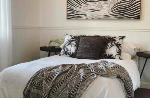 Merewether House | Tosca Elegant Merewether Beach House with Pool