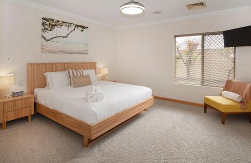 Busselton House | Town Central Entertainers Delight